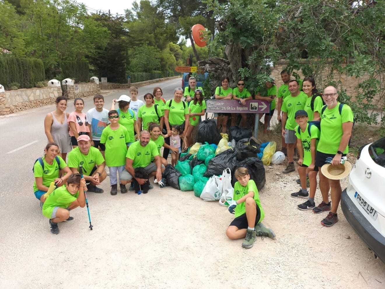 Grupo de Voluntarios en el día mundial de la limpieza 2022