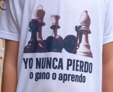 Eslogan camiseta de un niño