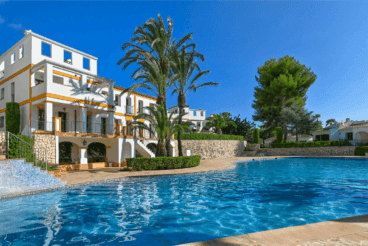 Exteriores de la vivienda con piscina