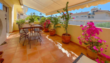 Amplia terraza para disfrutar al aire libre