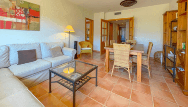 Amplio salón comedor con luz natural