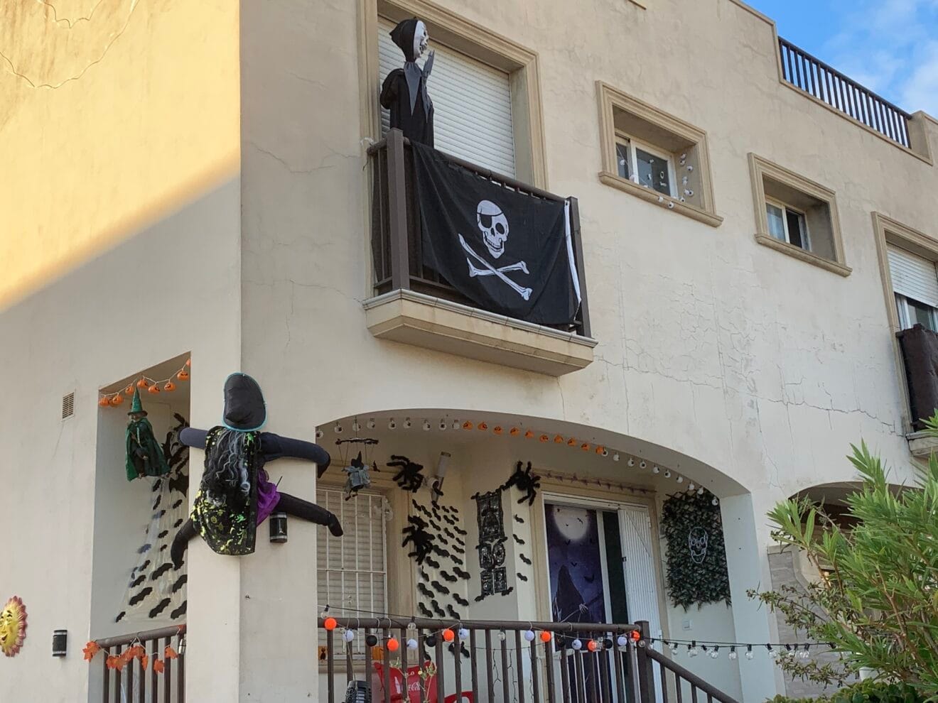 Casa en Xàbia decorada para Halloween (5)