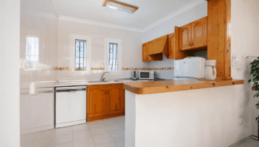 Cocina abierta y elegante