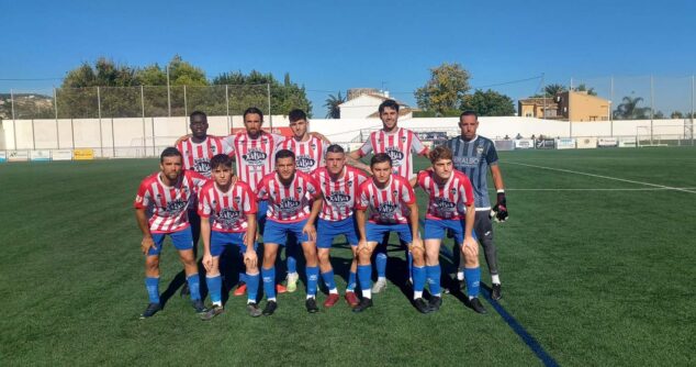 Image: The eleven of CD Jávea in the match against Santa Pola