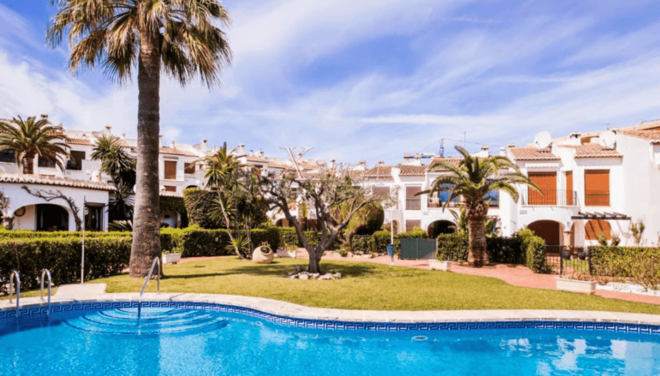 Jardines comunitarios para disfrutar de este duplex