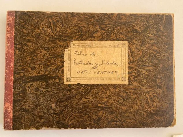 Imagen: Libro de entradas y salidas. Archivo de Reme Berenguer Bolufer.