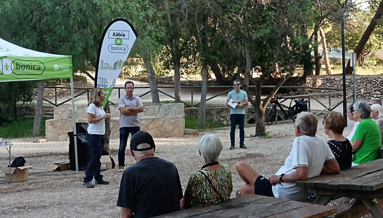 Nuevo contenedor marrón en Jávea