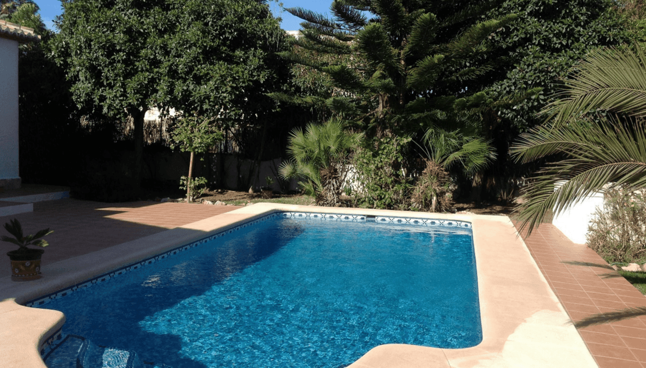 Piscina antes de su renovación