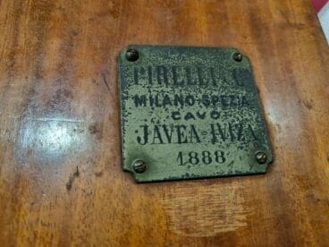 Placa del cableado de Pirelli entre Xàbia e Ibiza