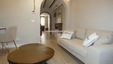 Sala de estar en una de las plantas de la casa