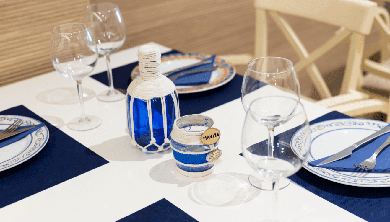 Una cena elegante o una comida de gala