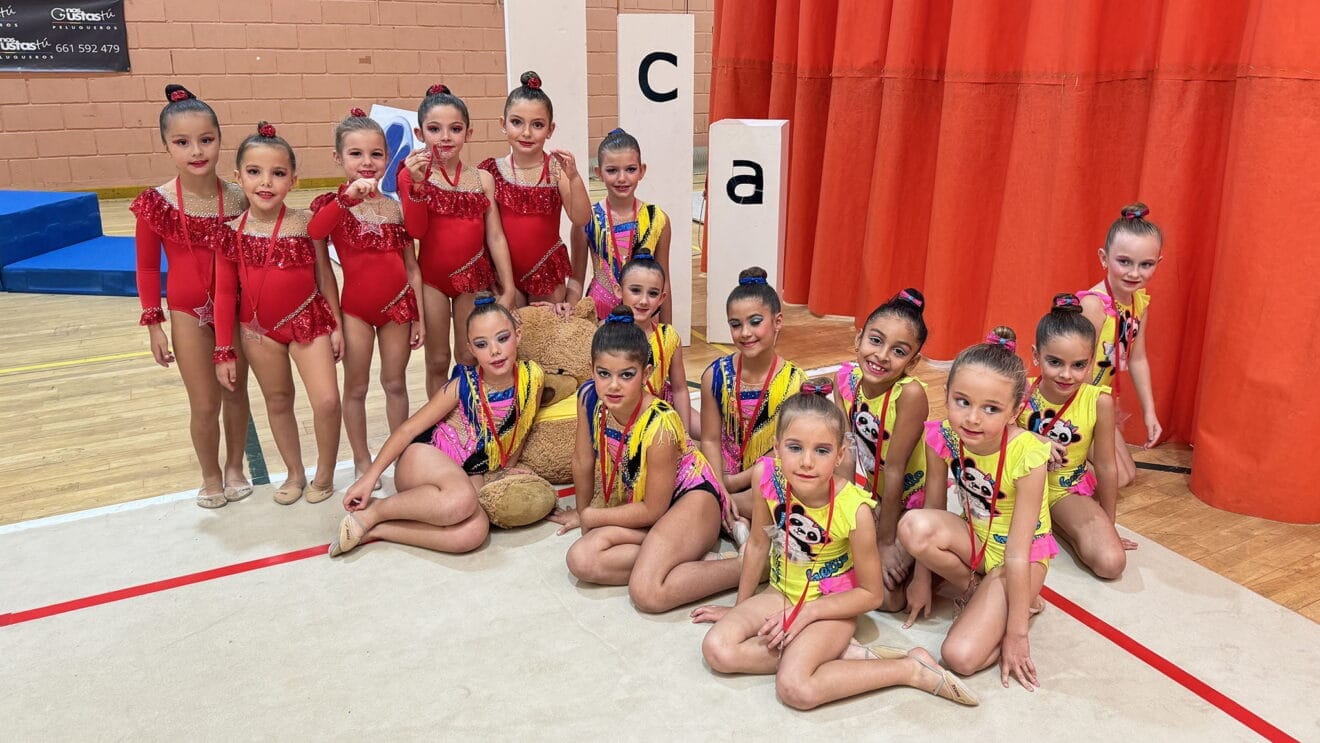 Gimnastas del Club Gimnástica Rítmica Xàbia