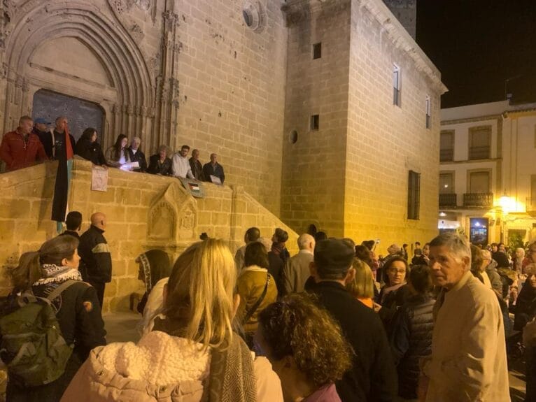Lectura del manifiesto en la concentración en apoyo a Palestina en Xàbia