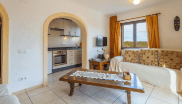 Sala de estar conectada a la fantástica cocina