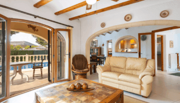 Salón luminoso y acogedor