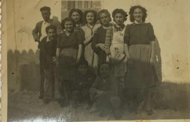 Trabajadores de la fábrica de escobas y pinceles de Xàbia