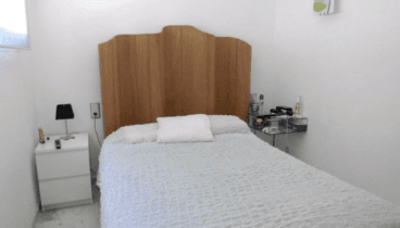 Una habitación amplio y luminosa