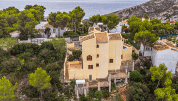 Villa a pocos metros del mar