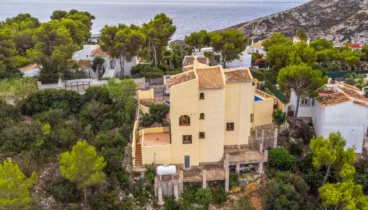 Villa a pocos metros del mar