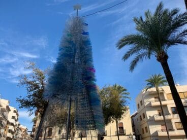El árbol de navidad sostenible de Xàbia se encuentra en la Placeta del Convent
