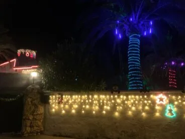 Iluminación navideña en la Casa de Mariela y Nestor