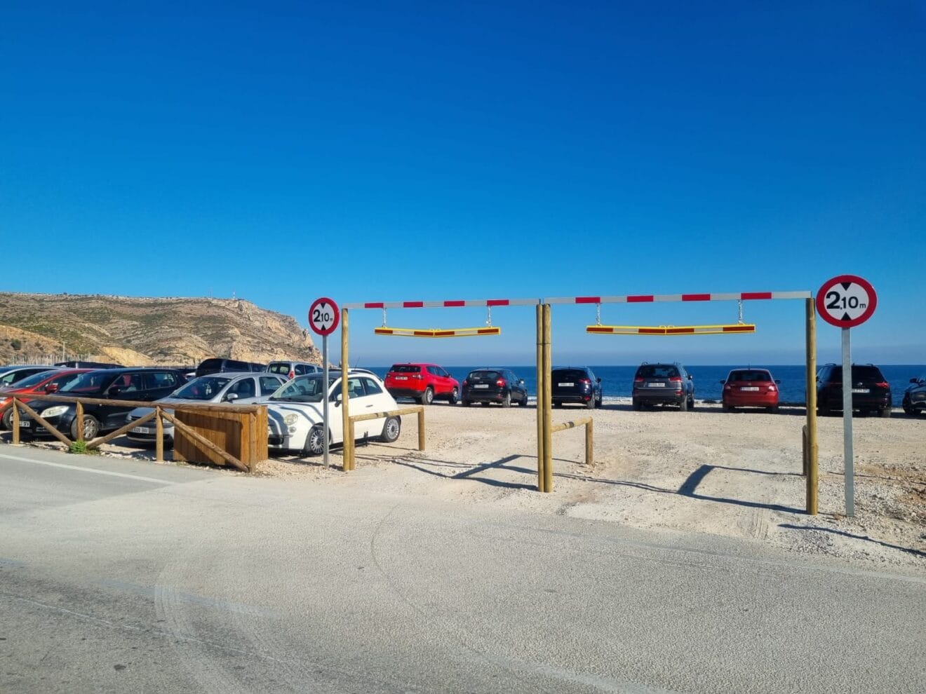 Nuevas puertas con límite de altura en el Primer Montañar