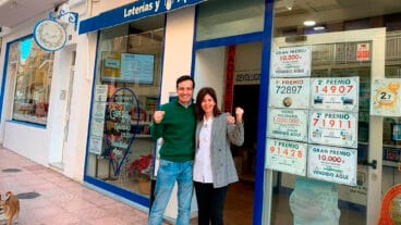 Víctor Benlloch y Paula Berenguer de la administración Jubama de Xàbia en 2022