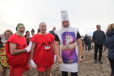 Baño solidario de Año Nuevo Xàbia 2024 (14)