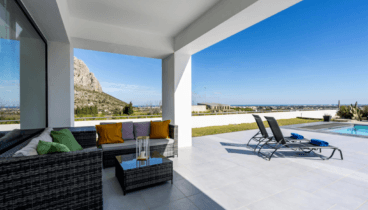 Disfruta de un comedor en la terraza