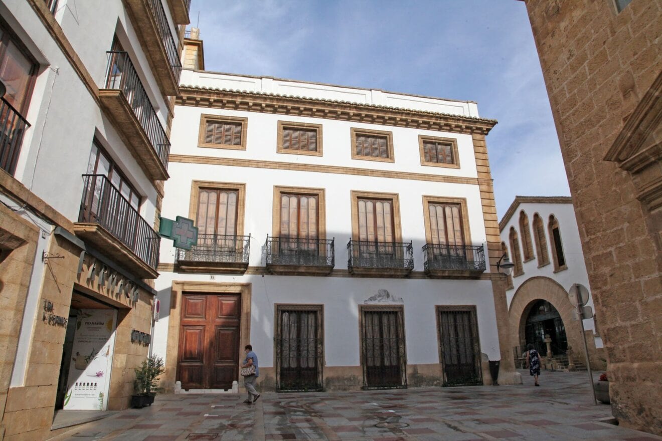 Fachada de la Casa dels Bolufer de Xàbia