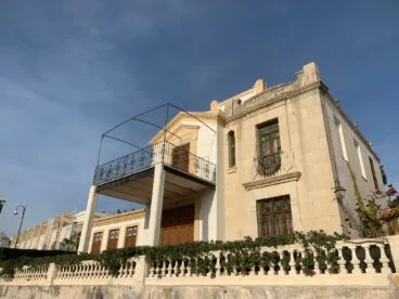 Fachada de piedra de Villa Consuelo