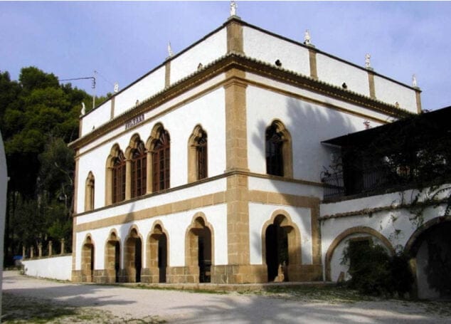Imagen: Fachada principal de Casa Sultana en Xàbia