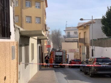 Servicios de emergencia en el incendio de Xàbia