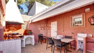 Terraza con barbacoa para celebrar reuniones familiares o de amigos