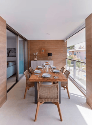 Terraza de exterior, desde el salón, donde disfrutar de las vistas del jardín