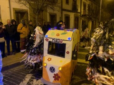 Desfilada de Carnaval d'adults 2024 Xàbia – Safareig de cotxes