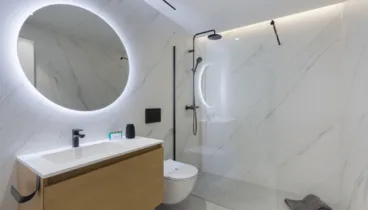 Un baño moderno donde relajarte durante tus vacaciones