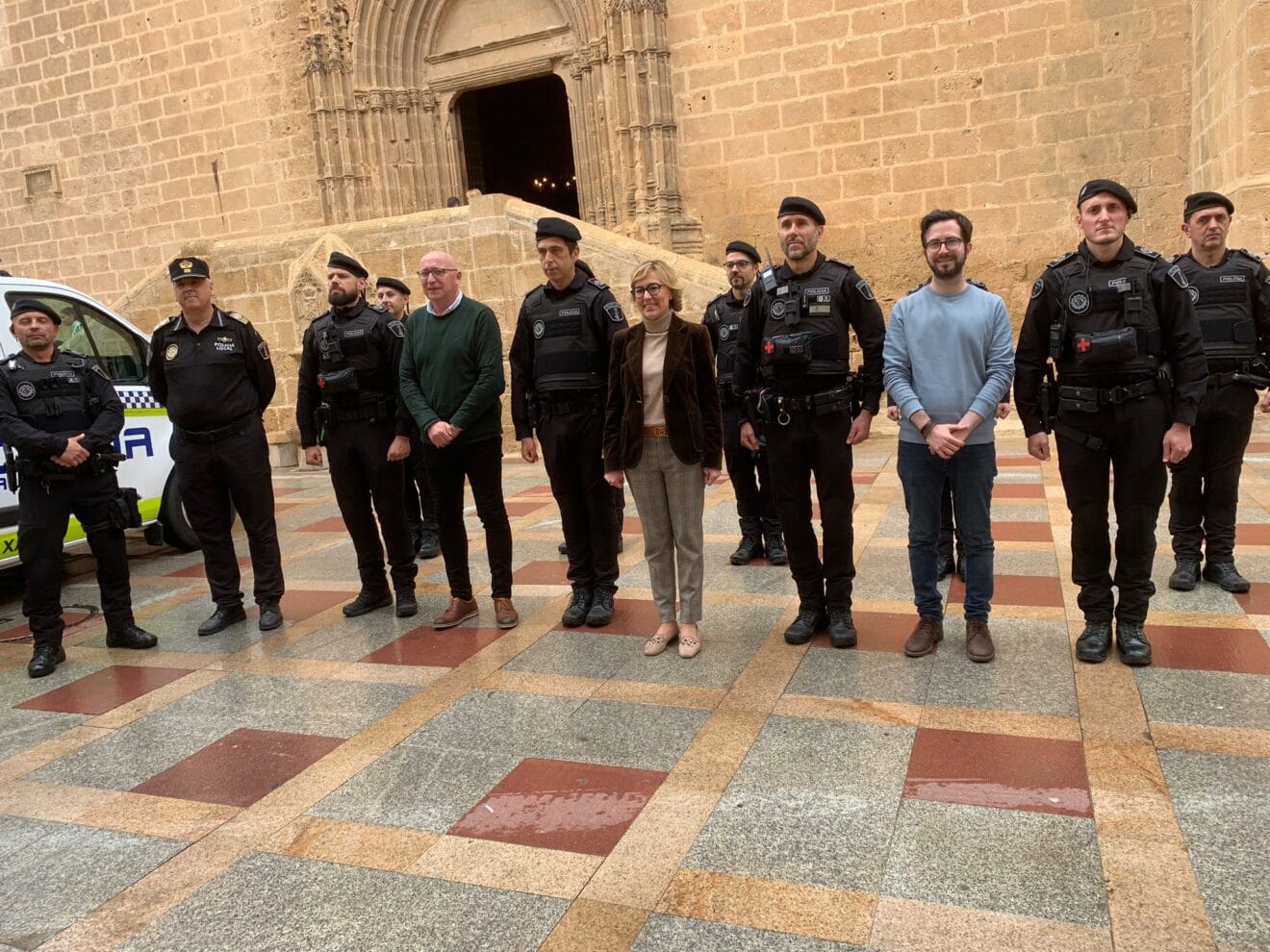 Agentes de la nueva unidad ERIS de la Policía Local de Xàbia