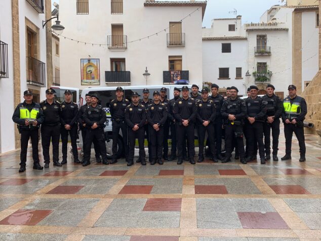Imagen: Agentes de la Policía Local de Xàbia