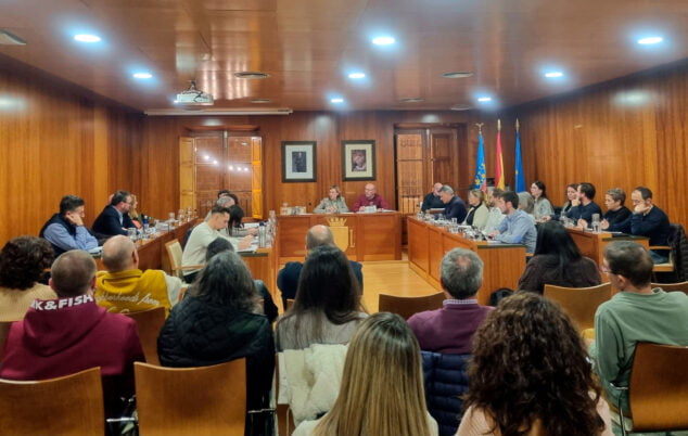 Imagen: El pleno del Ayuntamiento de Xàbia aprueba una moción de apoyo al sector agrario y ganadero