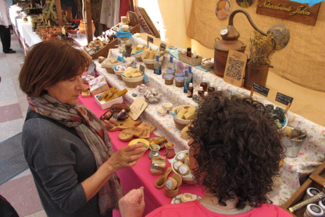 Image: One of the stalls at the Artesania Xàbia 2024 Fair - Holy Week
