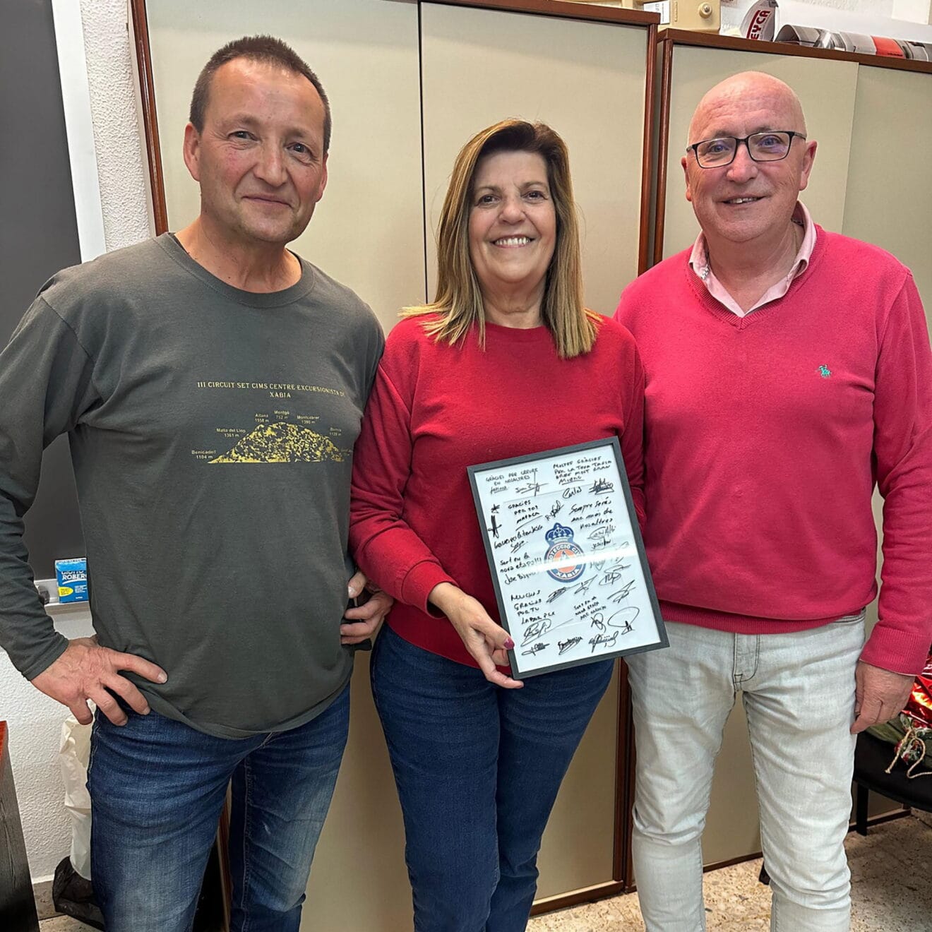 Lola Ivars, agente de la Policía Local de Xàbia, recibe su homenaje