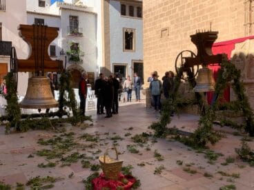 Los vecinos visitan las campanas de la Iglesia de Xàbia