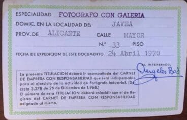 Parte posterior del Carnet de fotógrafa profesional nacional