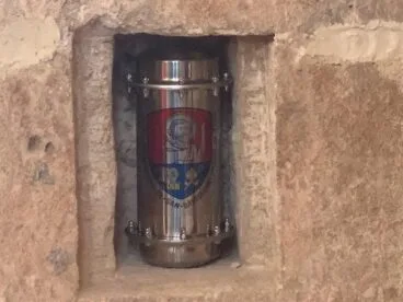 Sepultan una cápsula del tiempo en el campanario de la Iglesia de San Bartolomé de Xàbia (6)