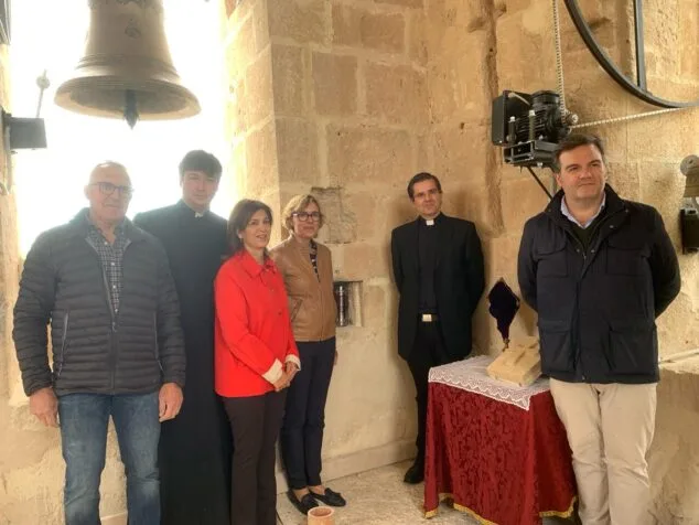 Imagen: Sepultan una cápsula del tiempo en el campanario de la Iglesia de San Bartolomé de Xàbia
