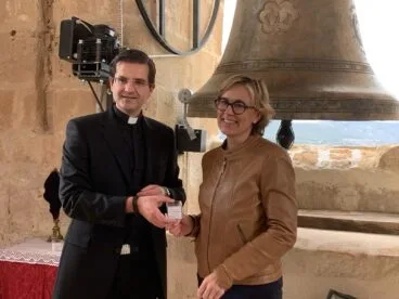 Sepultan una cápsula del tiempo en el campanario de la Iglesia de San Bartolomé de Xàbia (9)