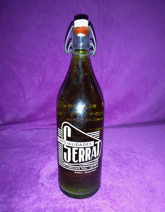 Imagen: Bebida gaseosa de cola de Especialidades Serrat Xàbia
