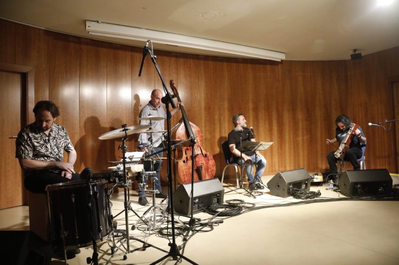 Concierto de presentación de Xàbia Folk 2024 - Krama (10)