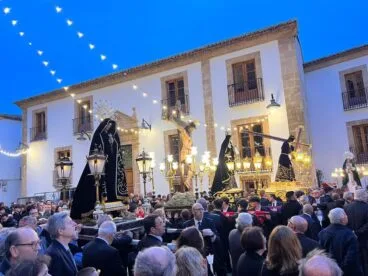Las imágenes en la procesión del Santo Entierro | Foto Juan Cruañes
